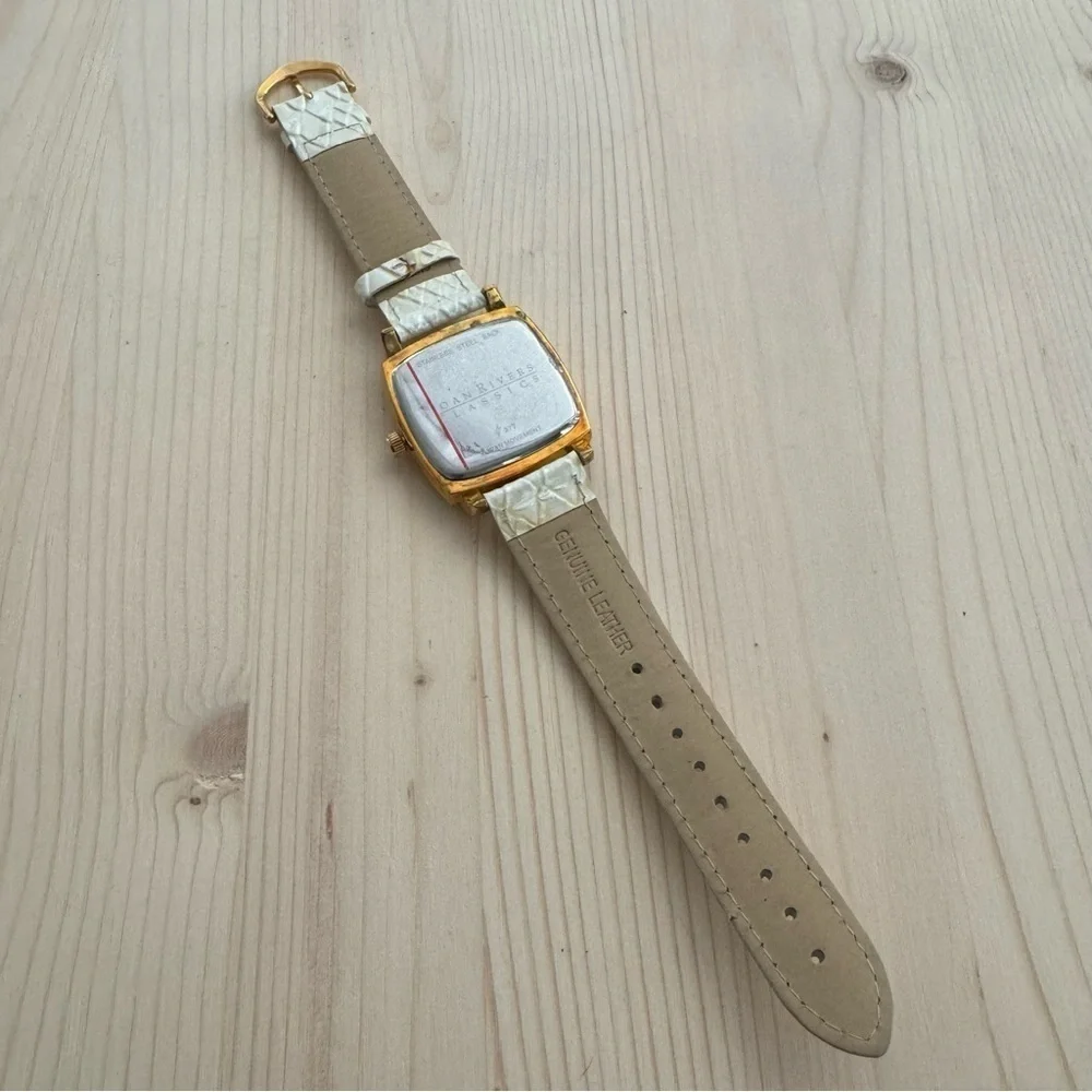 Vintage Joan Rivers Classics Crystal Jeweled White Leather Band Wrist Watch